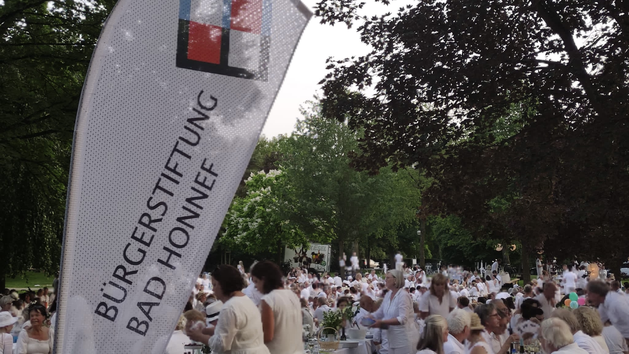 Bürgerstiftung unterstützt Dîner en blanc