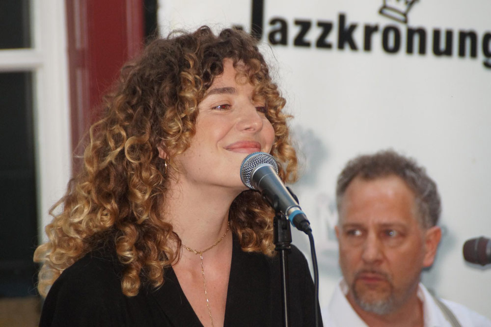 MUSIKZEIT - mit der Band Jazzkrönung auf dem Annaplatz in Rommersdorf